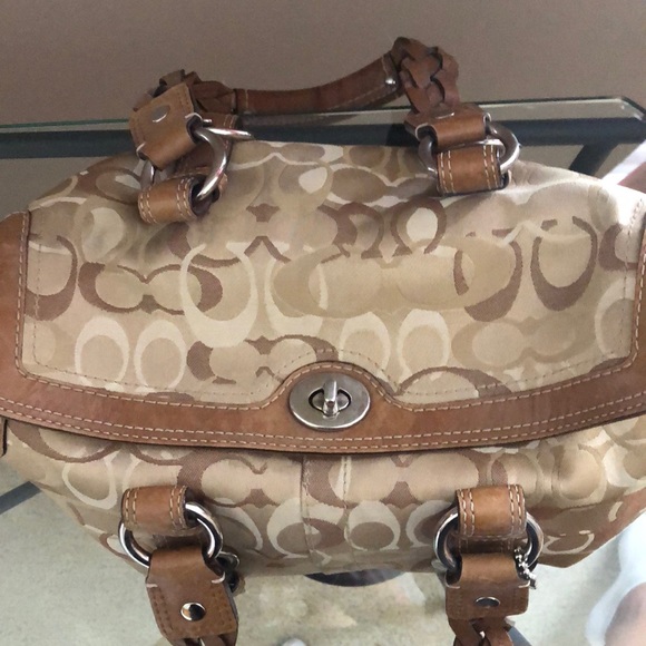 Coach purse - Picture 2 of 6